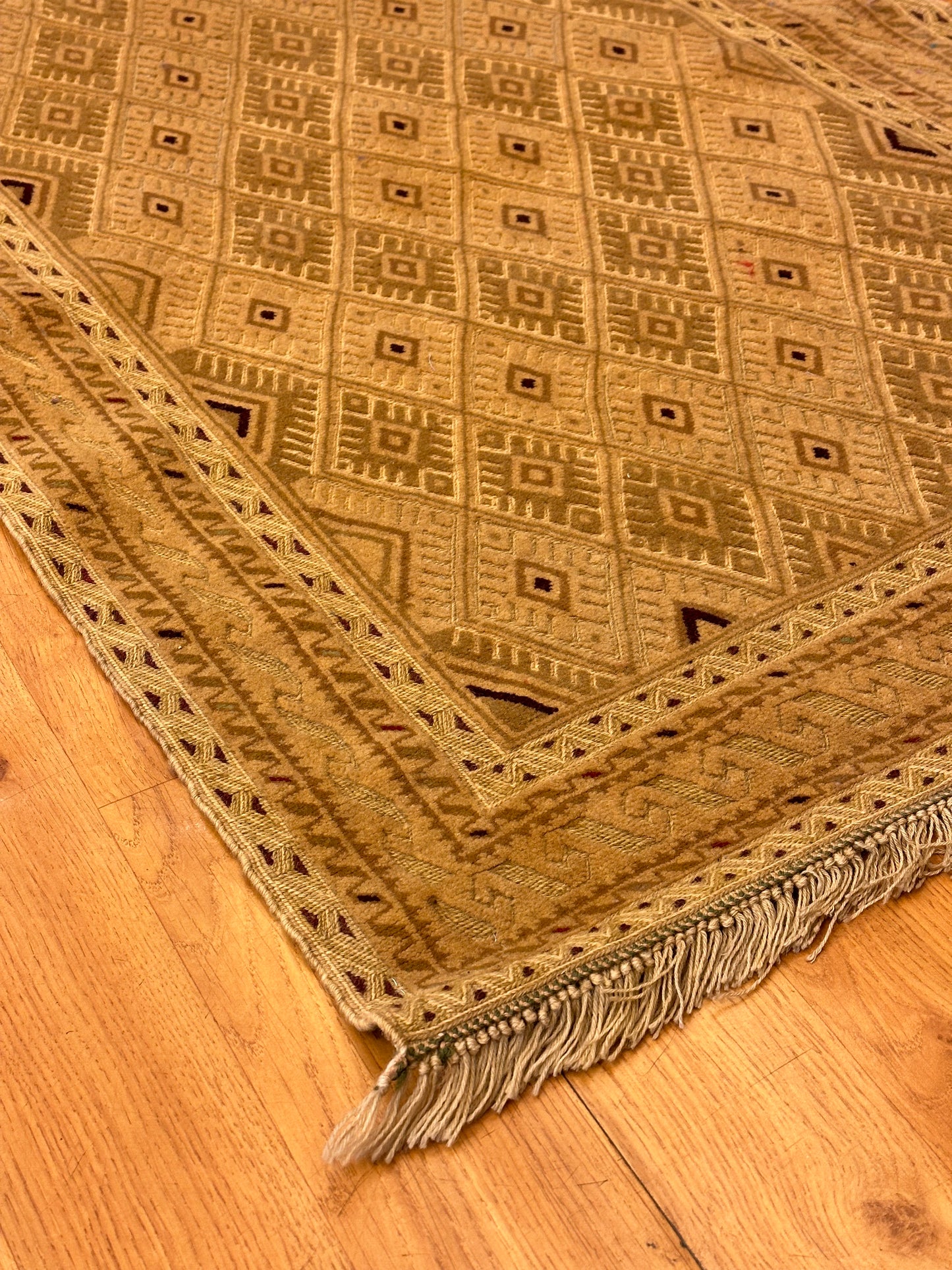 2.5x4 FT Diamond Wool Rug ArtAsiaHandicrafts