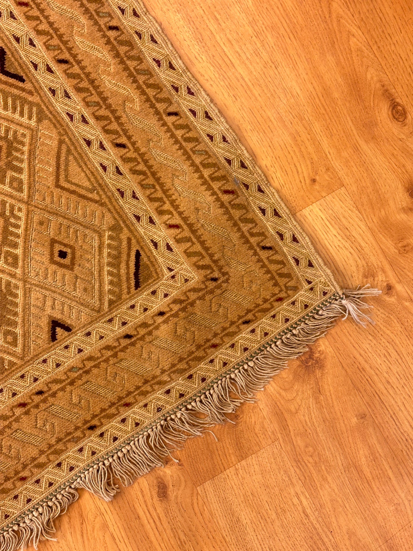 2.5x4 FT Diamond Wool Rug ArtAsiaHandicrafts