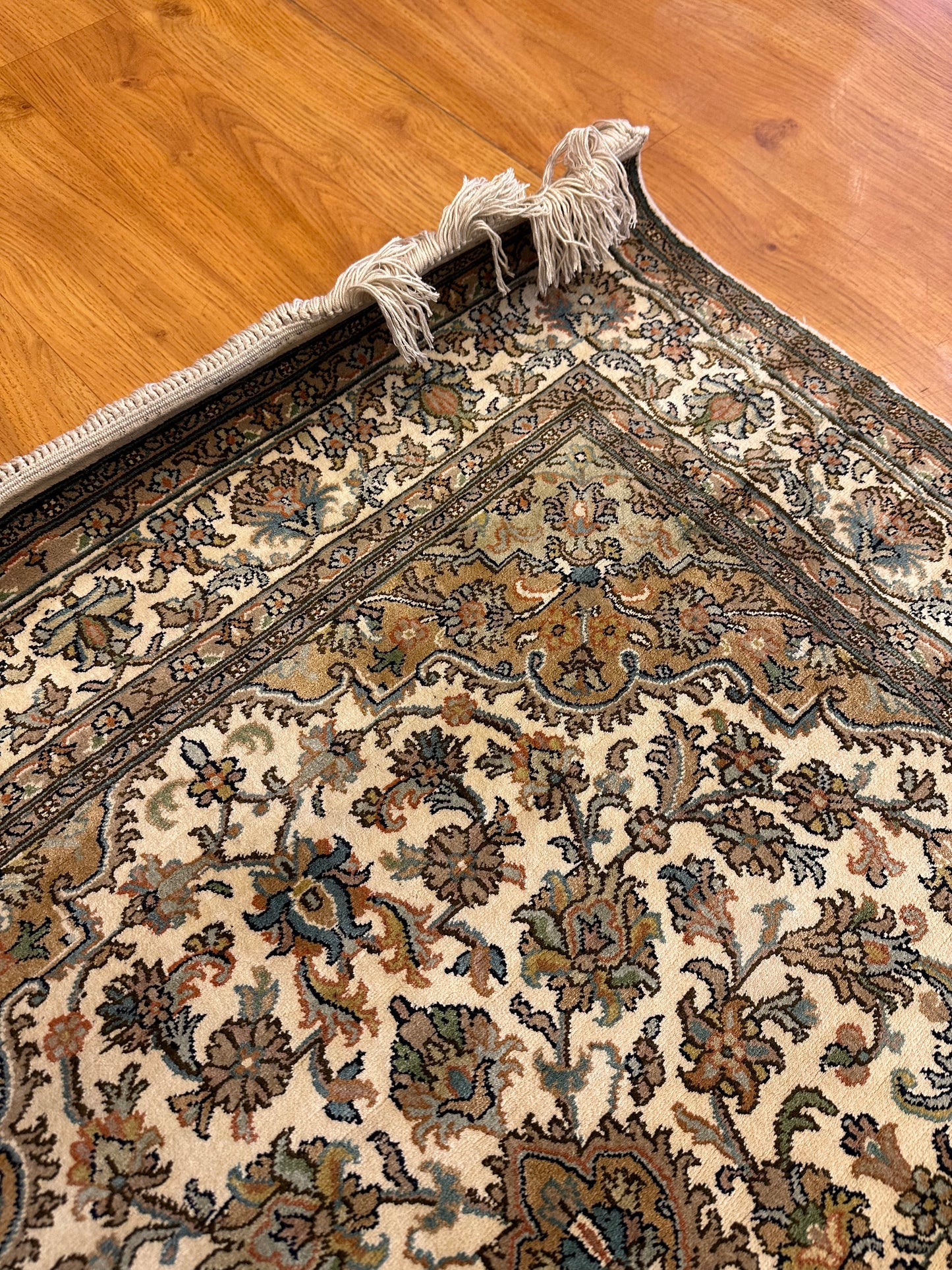 2.5x4 Ft Kashan Silk Carpet ArtAsiaHandicrafts