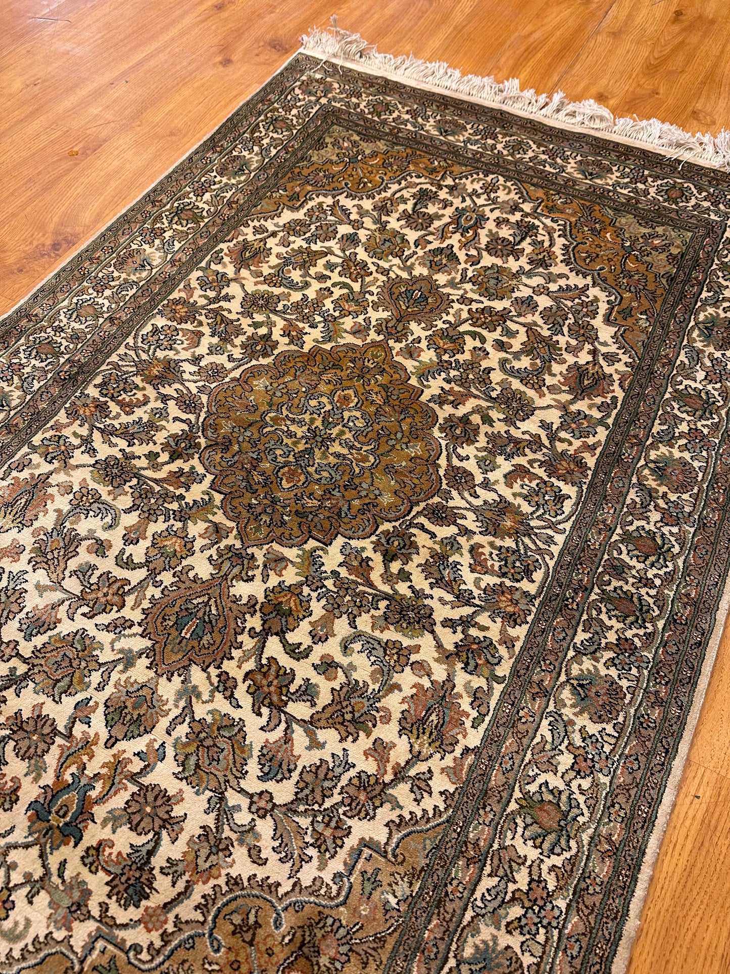 2.5x4 Ft Kashan Silk Carpet ArtAsiaHandicrafts