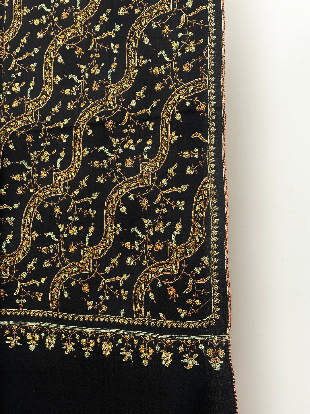 Black Dahaari Sozni Scarf