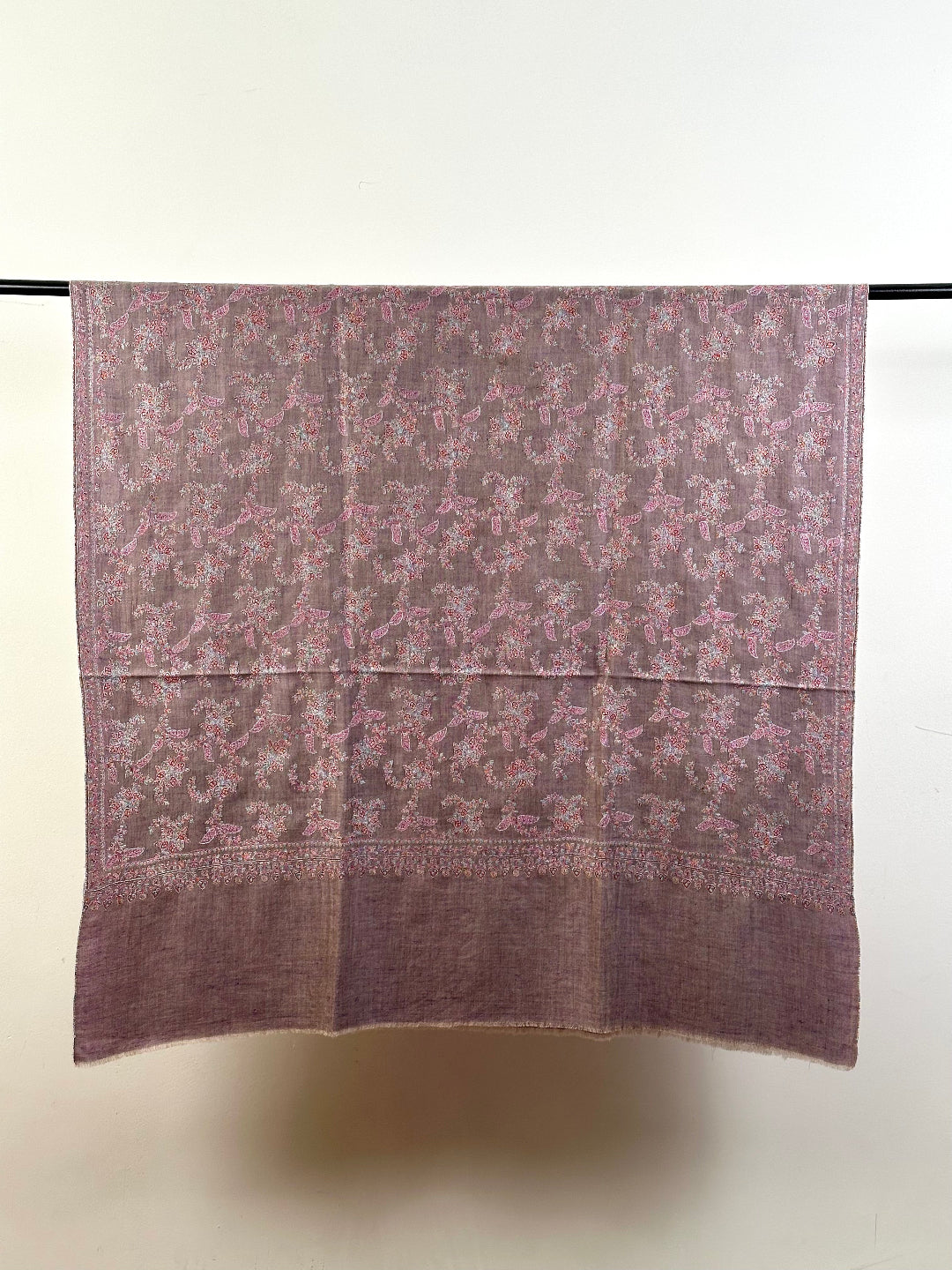 PASTEL PURPLE SOZNI EMBROIDERY DRAPE PURE PASHMINA SHAWL
