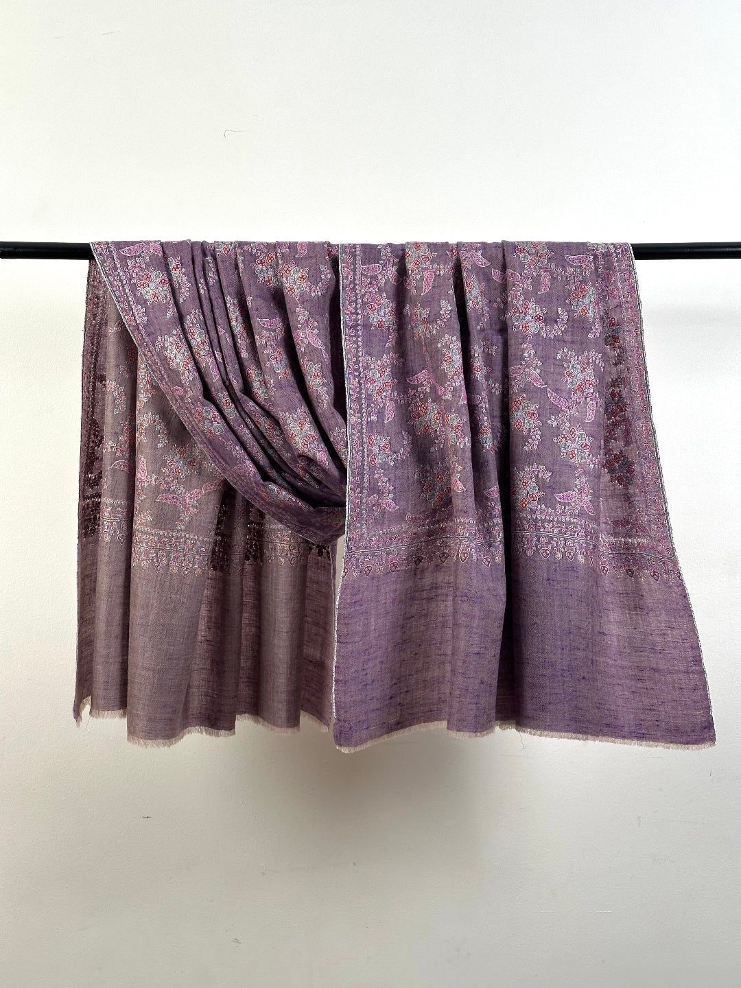 PASTEL PURPLE SOZNI EMBROIDERY DRAPE PURE PASHMINA SHAWL