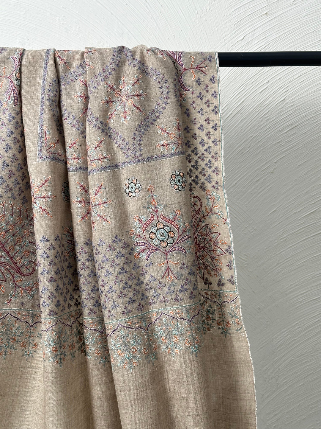 FINE DESIGNER HANDMADE BEIGE COLOUR PASHMINA SHAWL