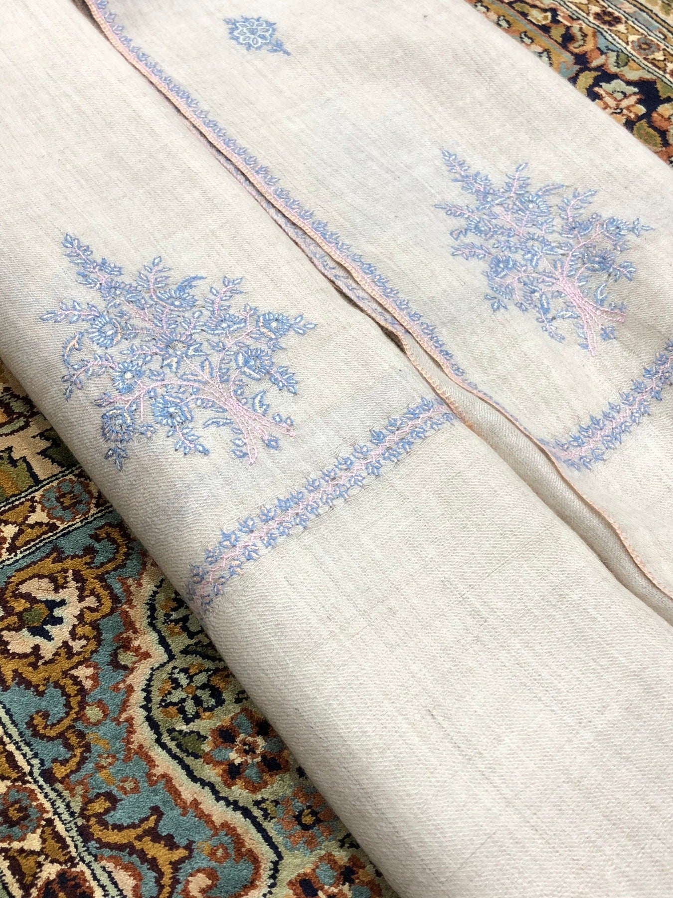 Ivory Sozni Pashmina Shawl ArtAsiaHandicrafts