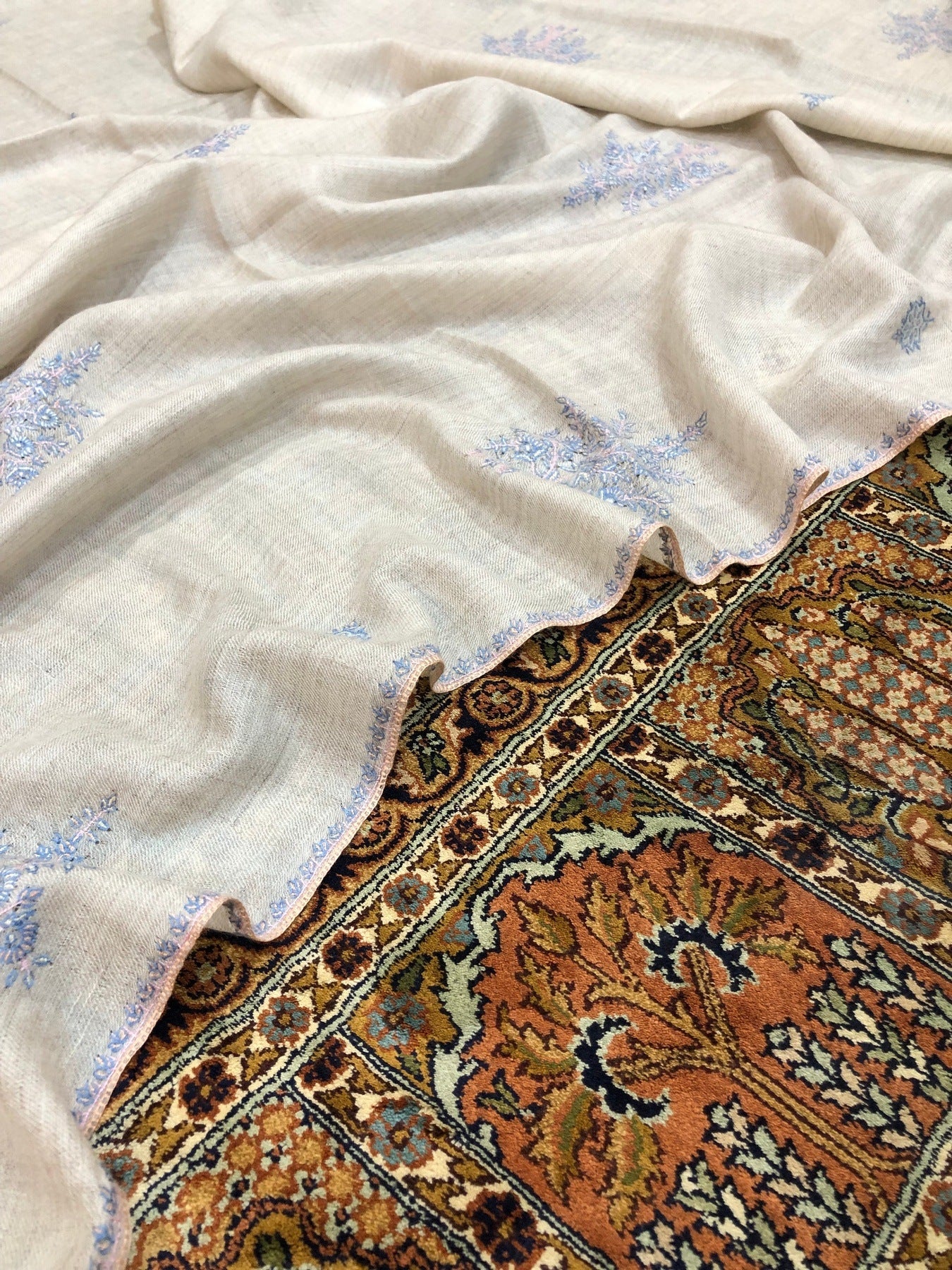 Ivory Sozni Pashmina Shawl ArtAsiaHandicrafts