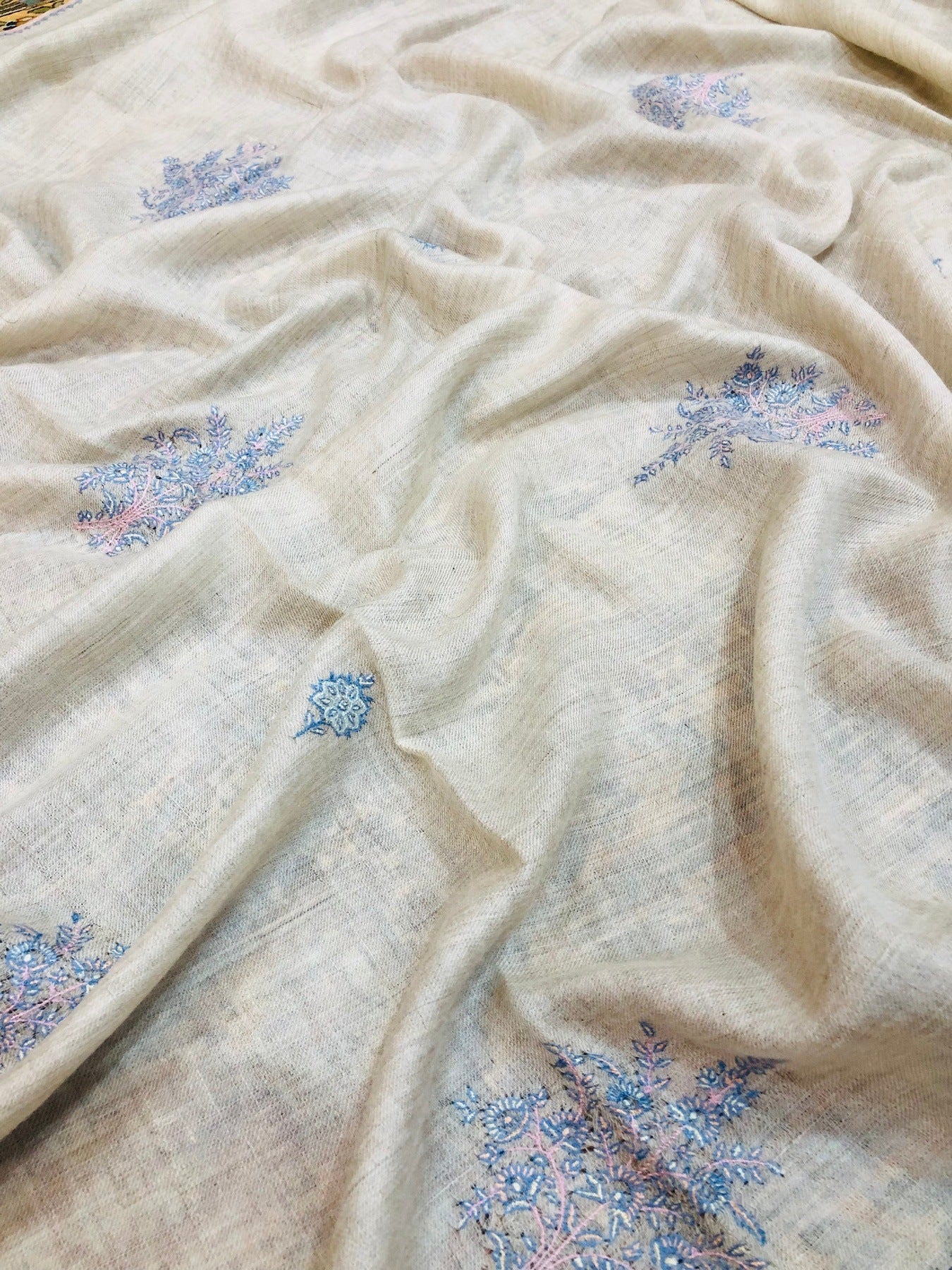 Ivory Sozni Pashmina Shawl ArtAsiaHandicrafts