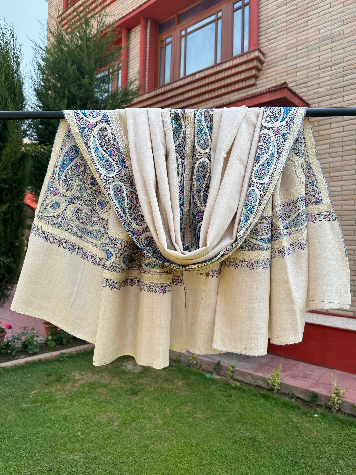 White Paper Mache Doardaar Shawl ArtAsiaHandicrafts