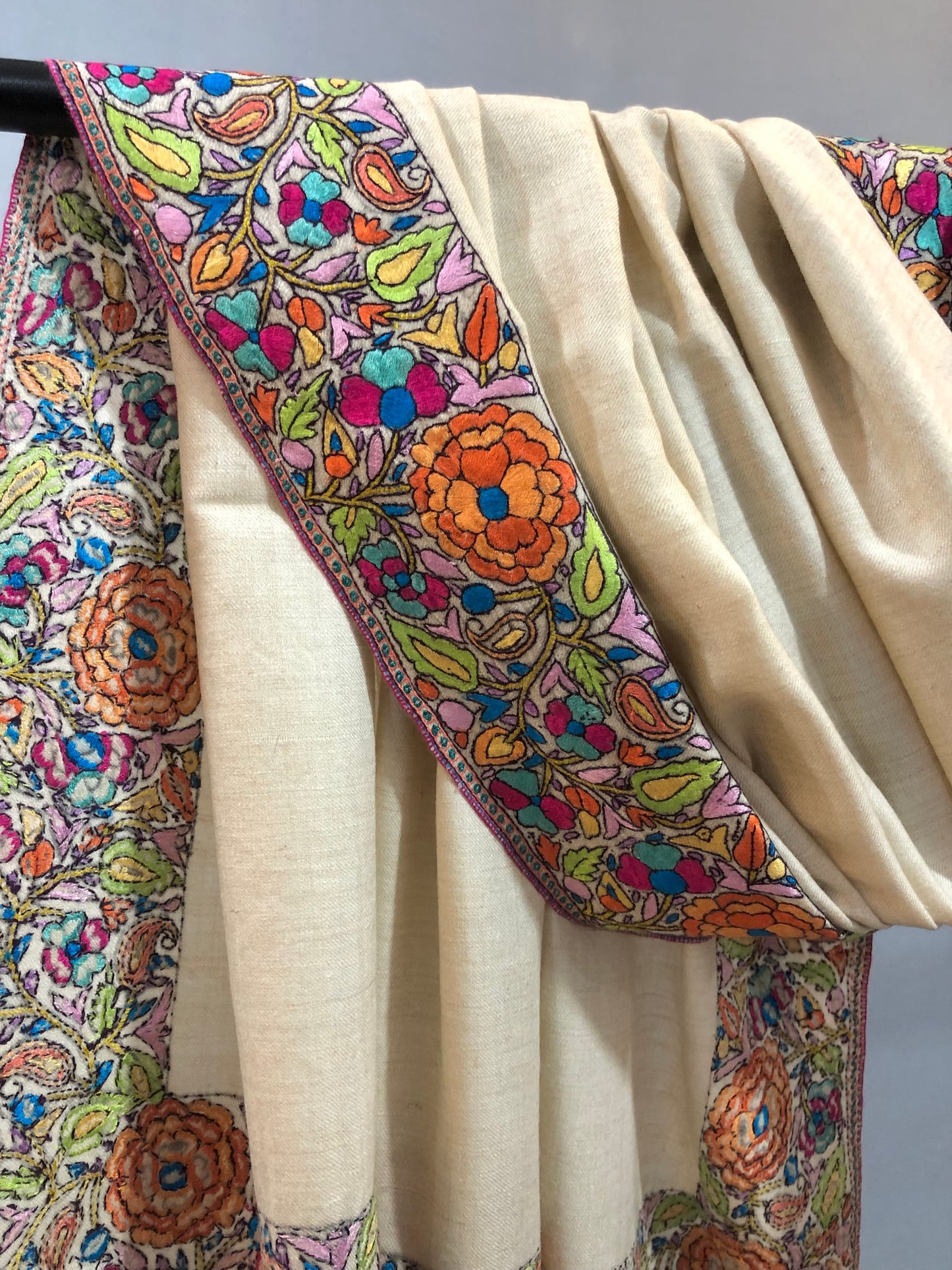 White Paper Mache Doardaar Shawl ArtAsiaHandicrafts