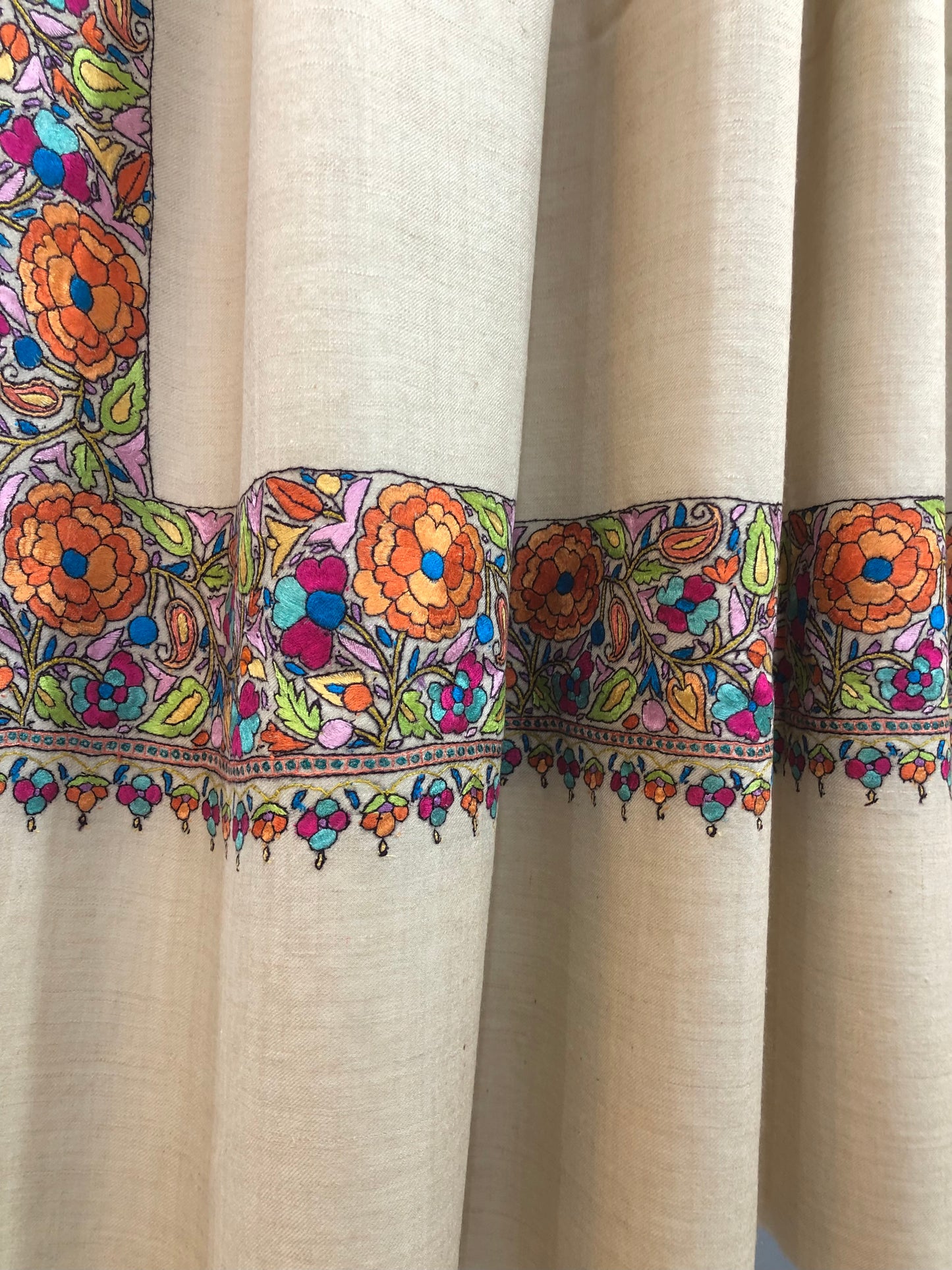 White Paper Mache Doardaar Shawl ArtAsiaHandicrafts