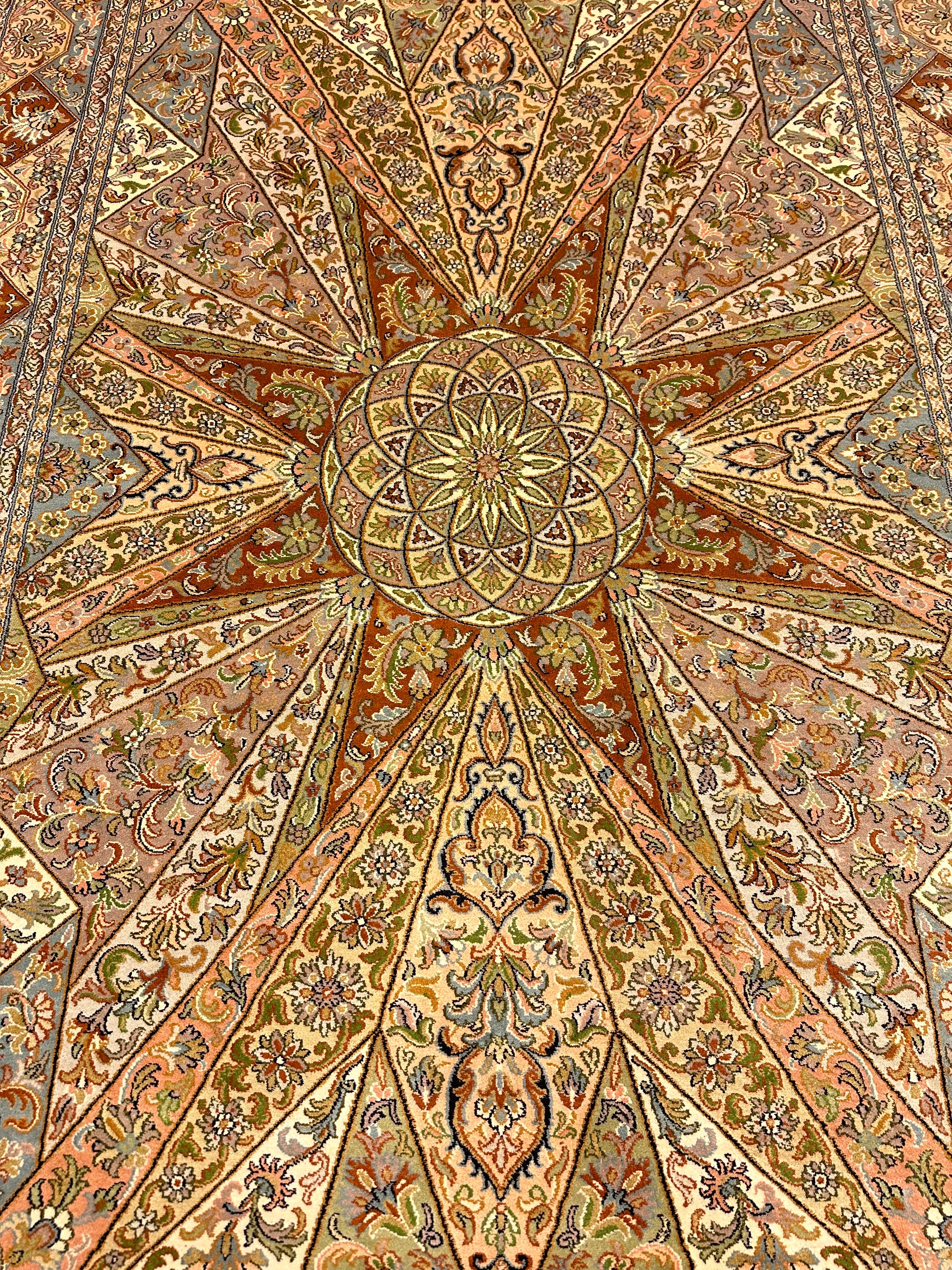 6x4 Ft Gumband Silk Carpet ArtAsiaHandicrafts
