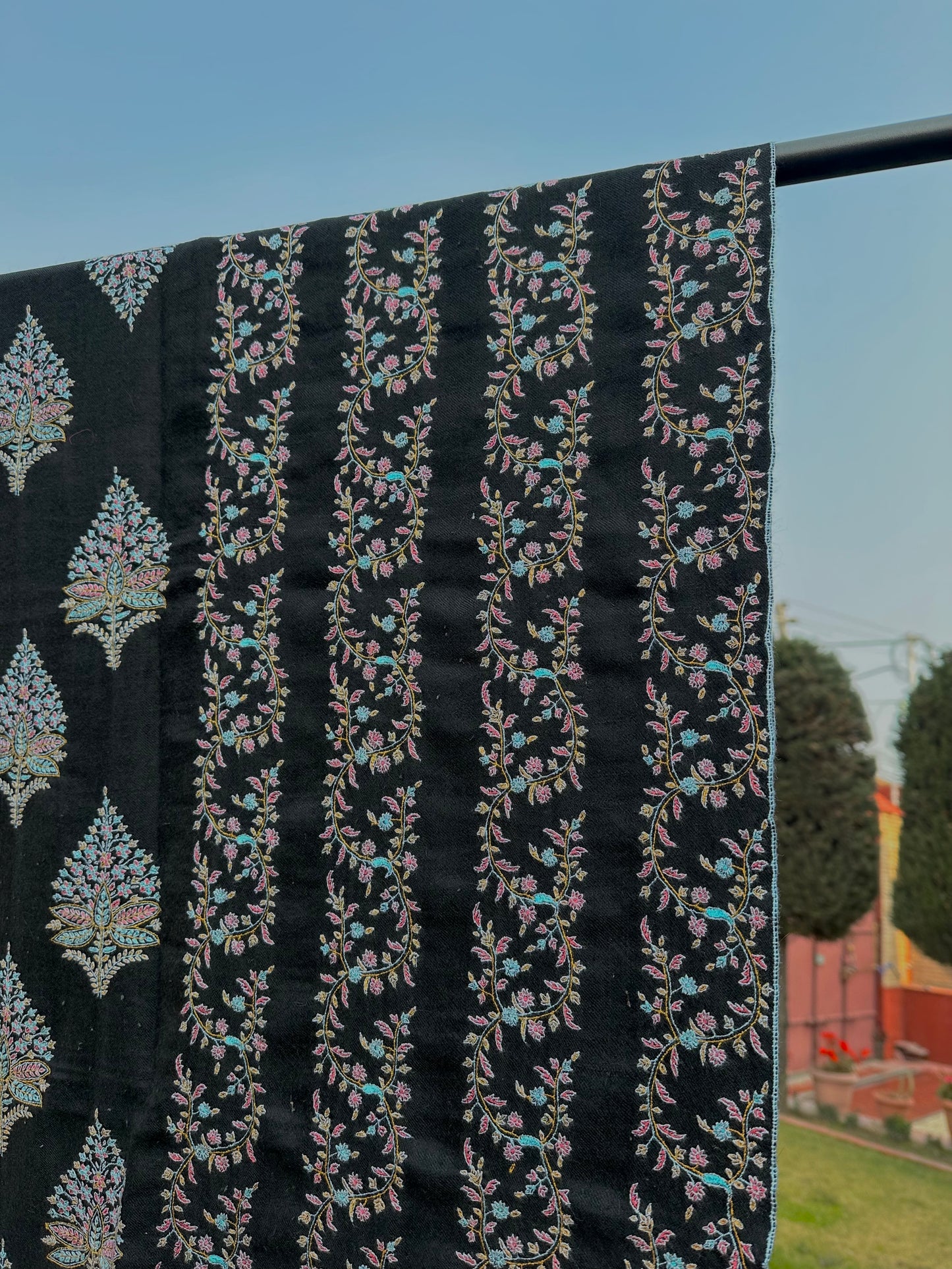 Black Botedar Sozni Pashmina Shawl ArtAsiaHandicrafts