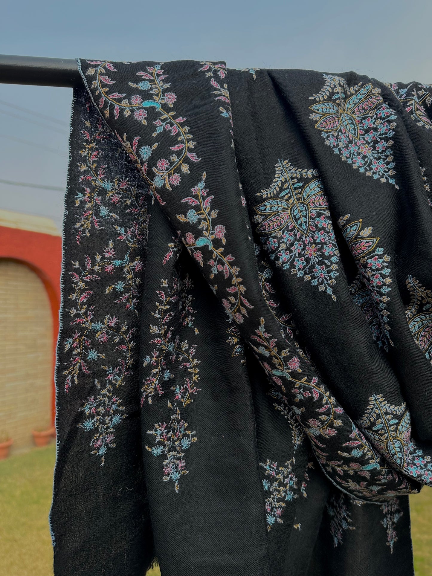 Black Botedar Sozni Pashmina Shawl ArtAsiaHandicrafts