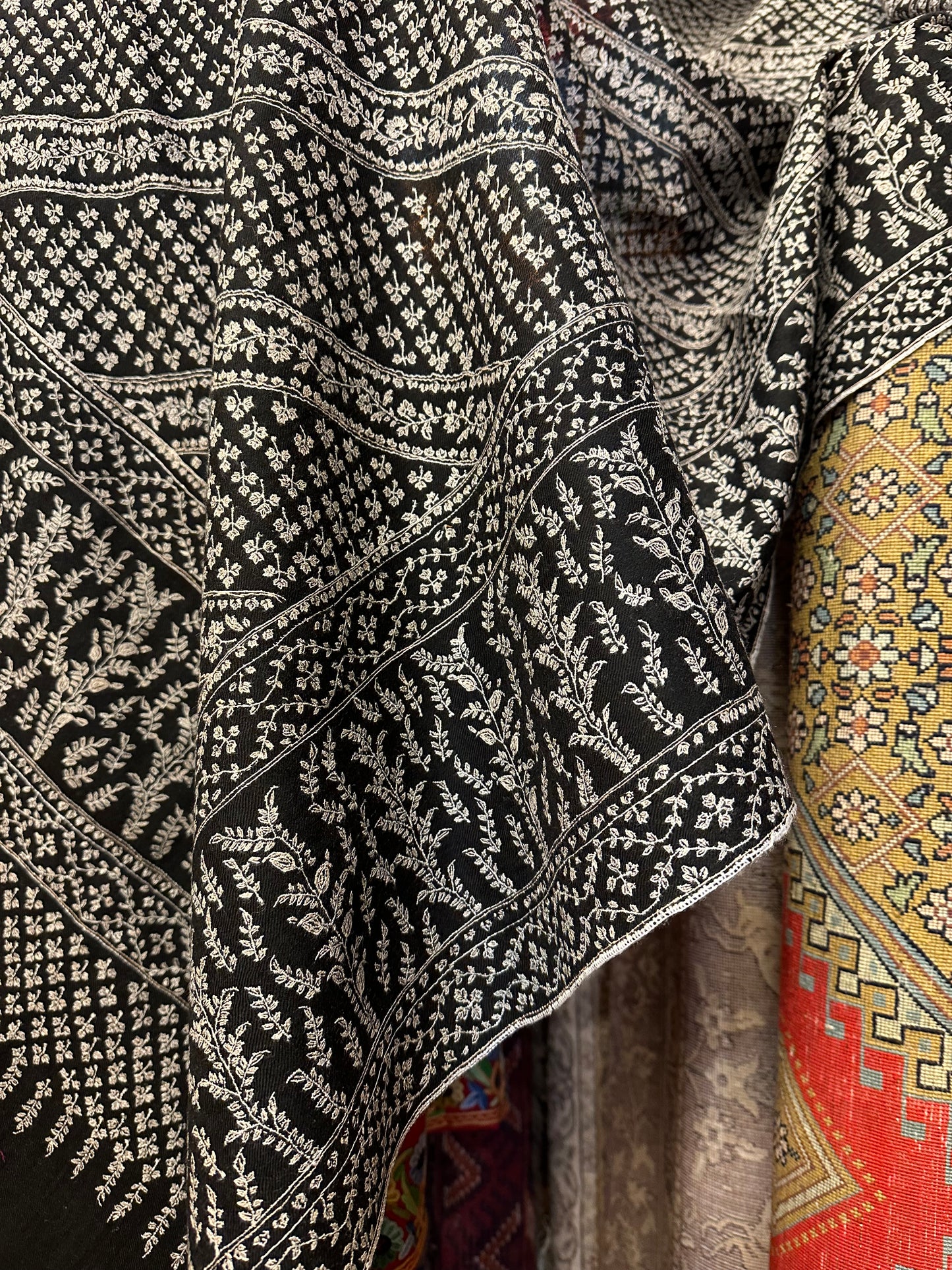 Black Sozni Pashmina Shawl ArtAsiaHandicrafts