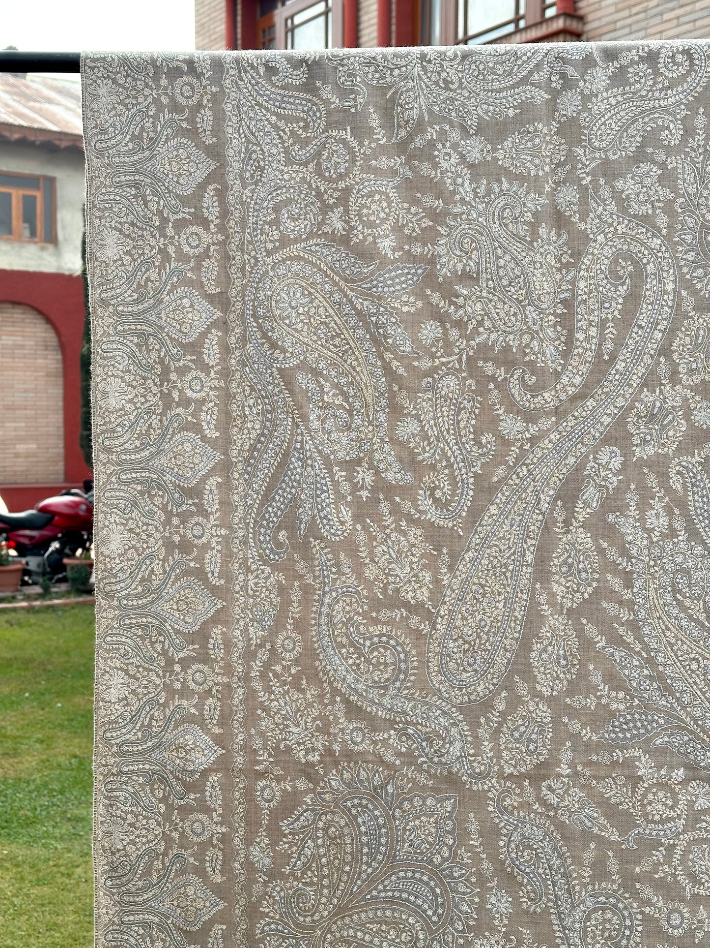Grey Men's Sozni Pashmina Shawl ArtAsiaHandicrafts