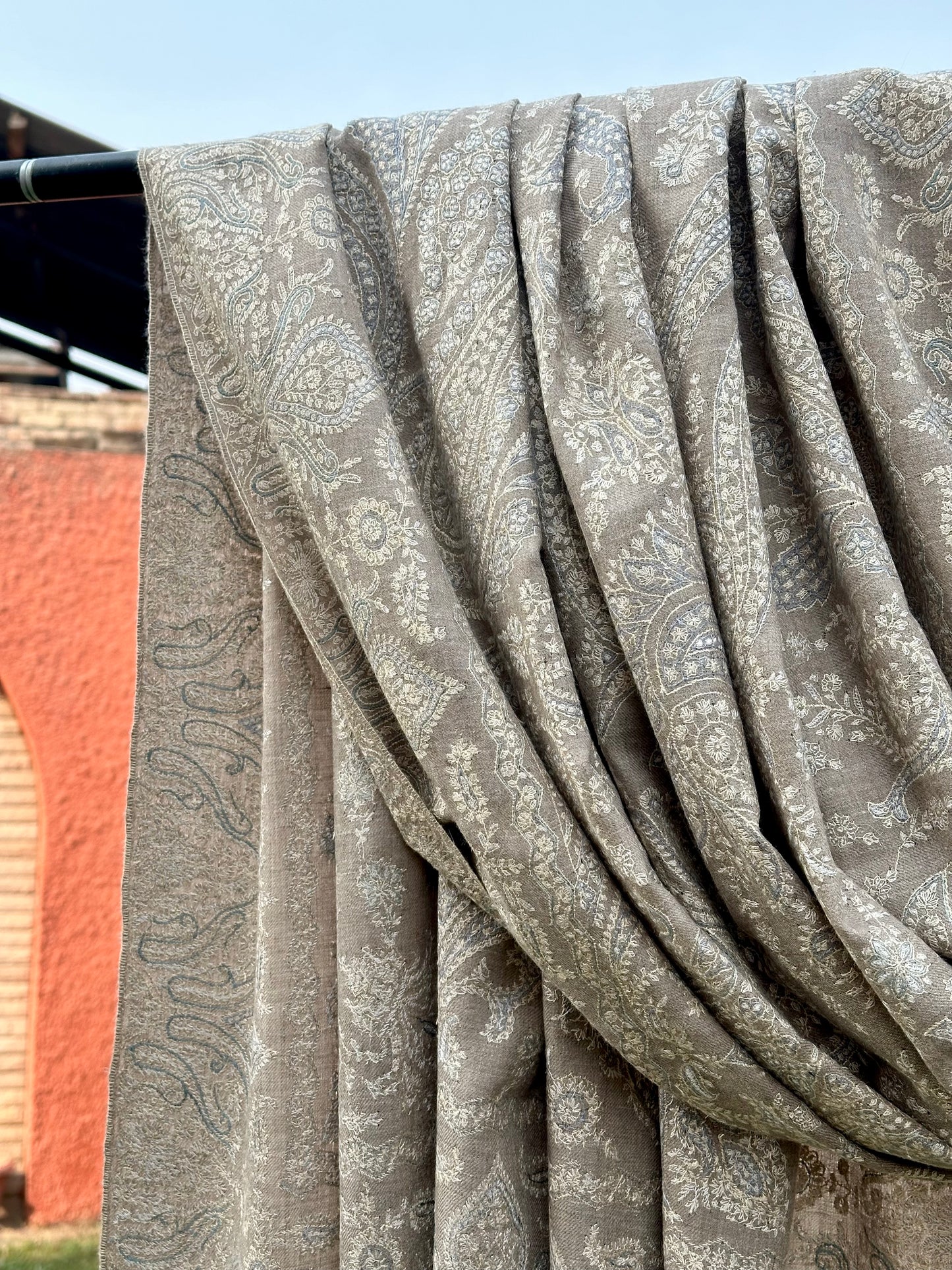 Grey Men's Sozni Pashmina Shawl ArtAsiaHandicrafts