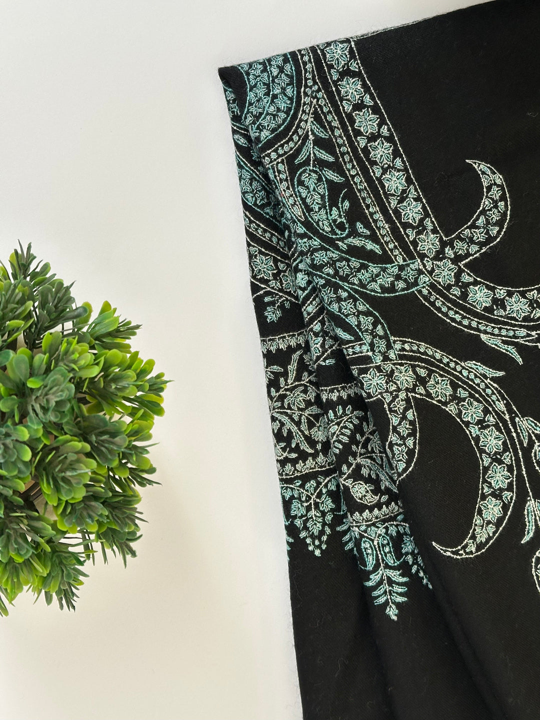 Black Koni Pashmina Shawl