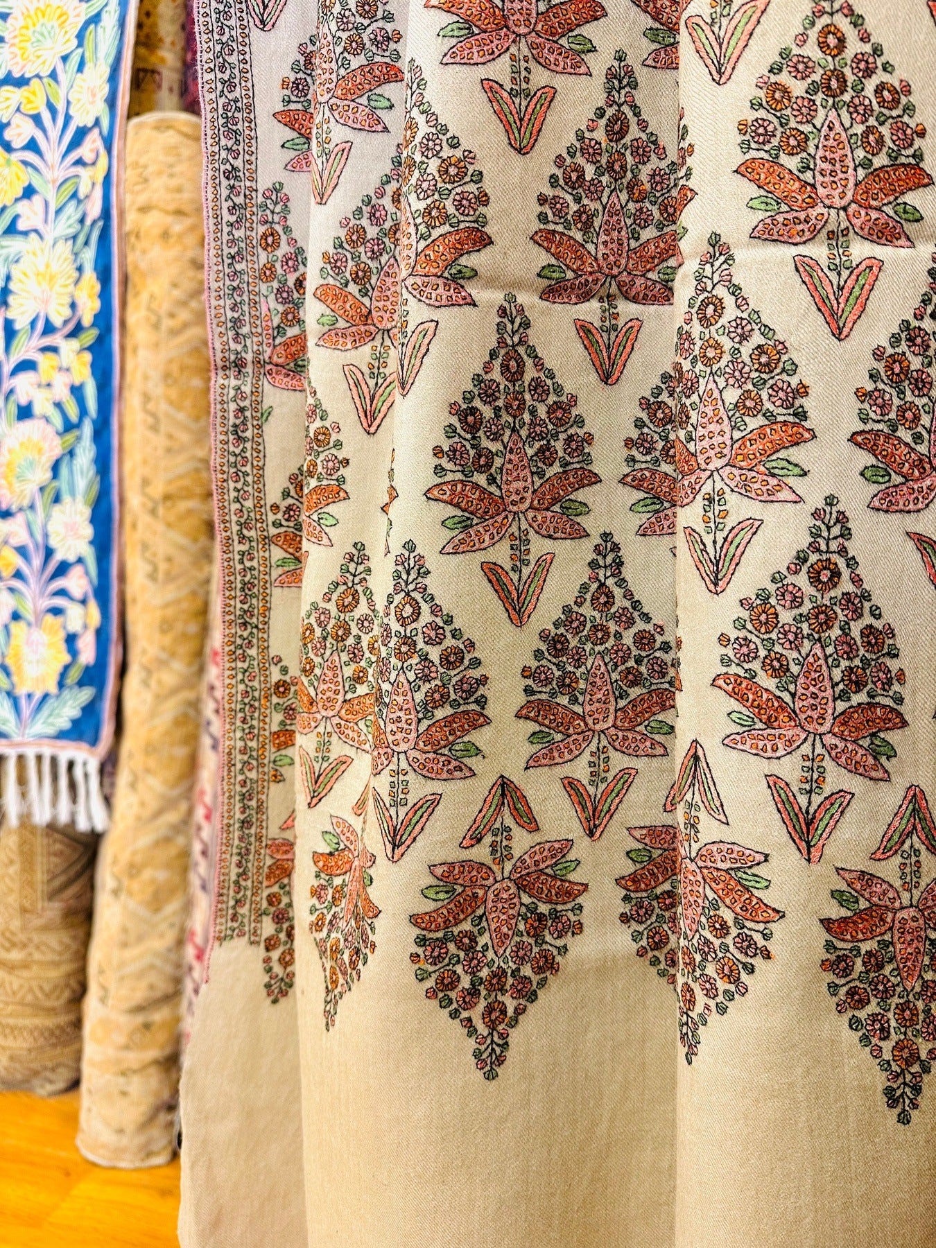 Ivory Bootedar Pashmina Shawl ArtAsiaHandicrafts