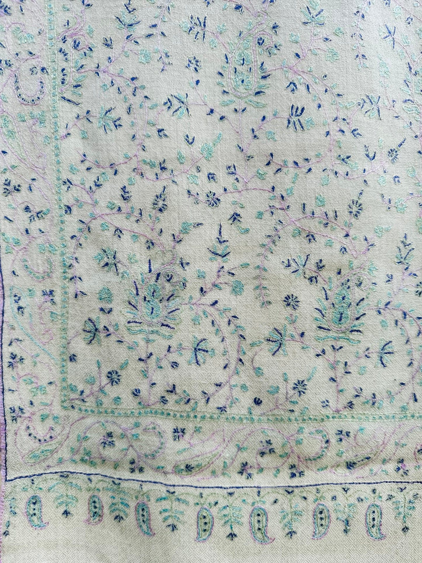 Ivory Sozni Pashmina Shawl ArtAsiaHandicrafts