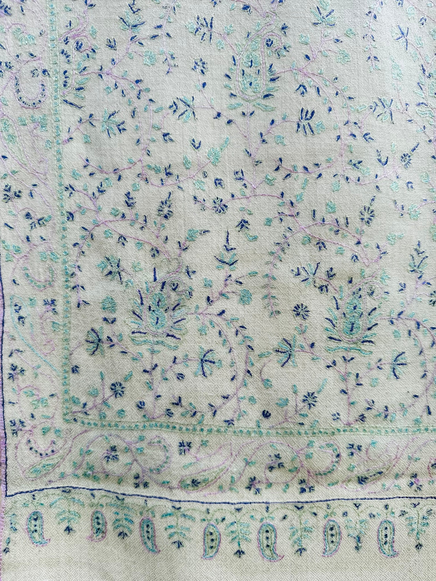Ivory Sozni Pashmina Shawl ArtAsiaHandicrafts