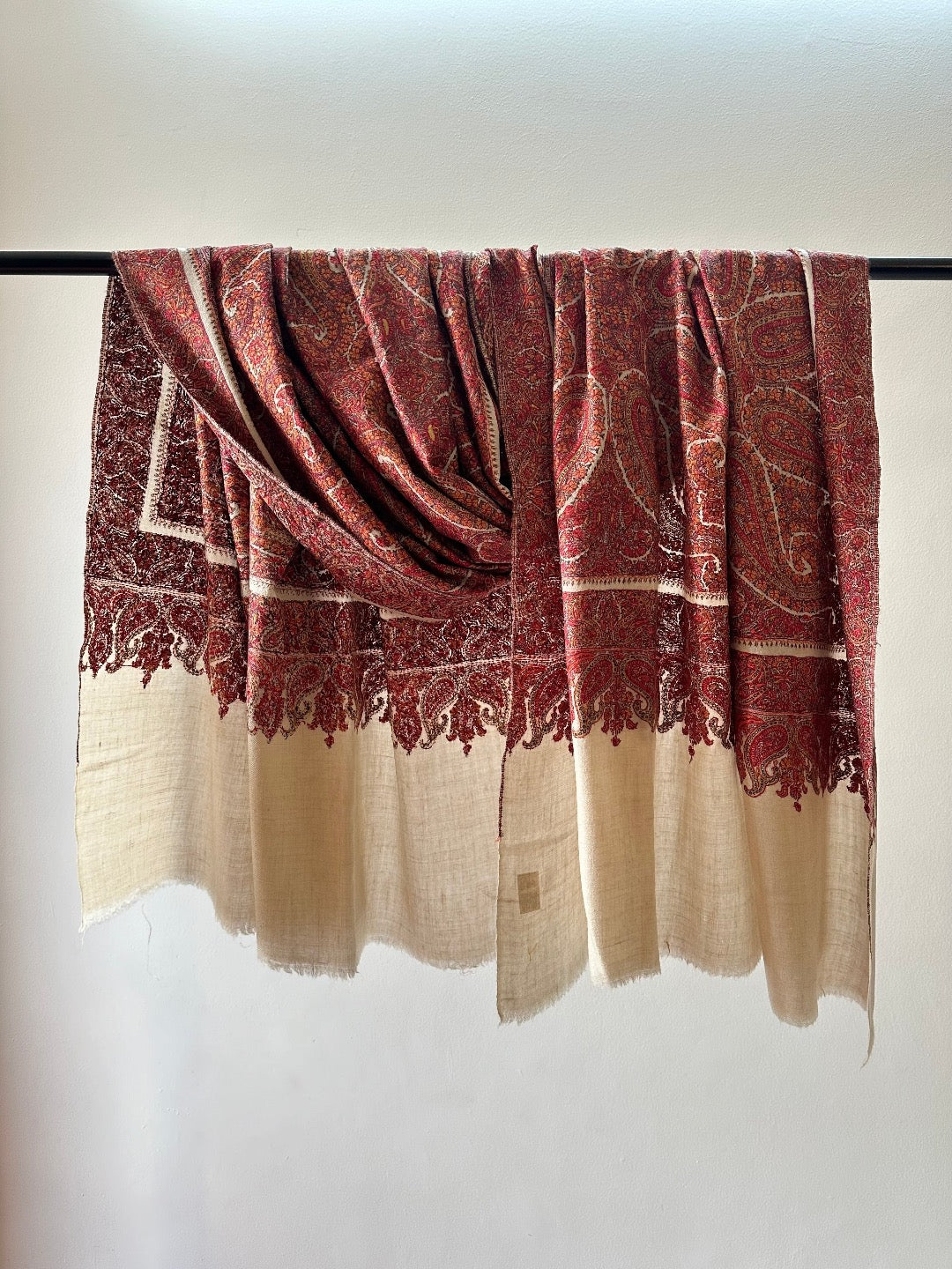 Riwaayat White Pashmina Shawl ArtAsiaHandicrafts