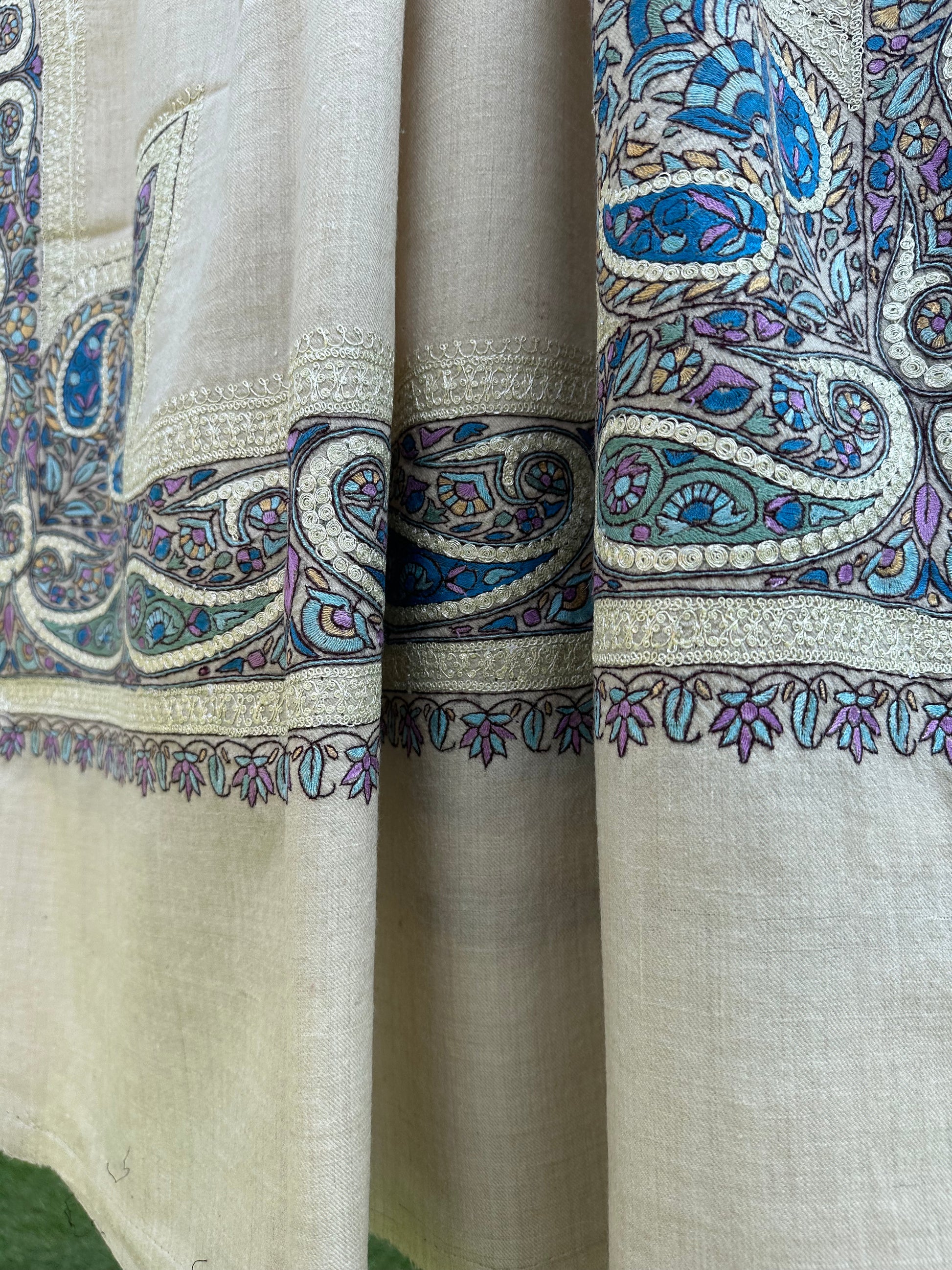 White Paper Mache Doardaar Shawl ArtAsiaHandicrafts