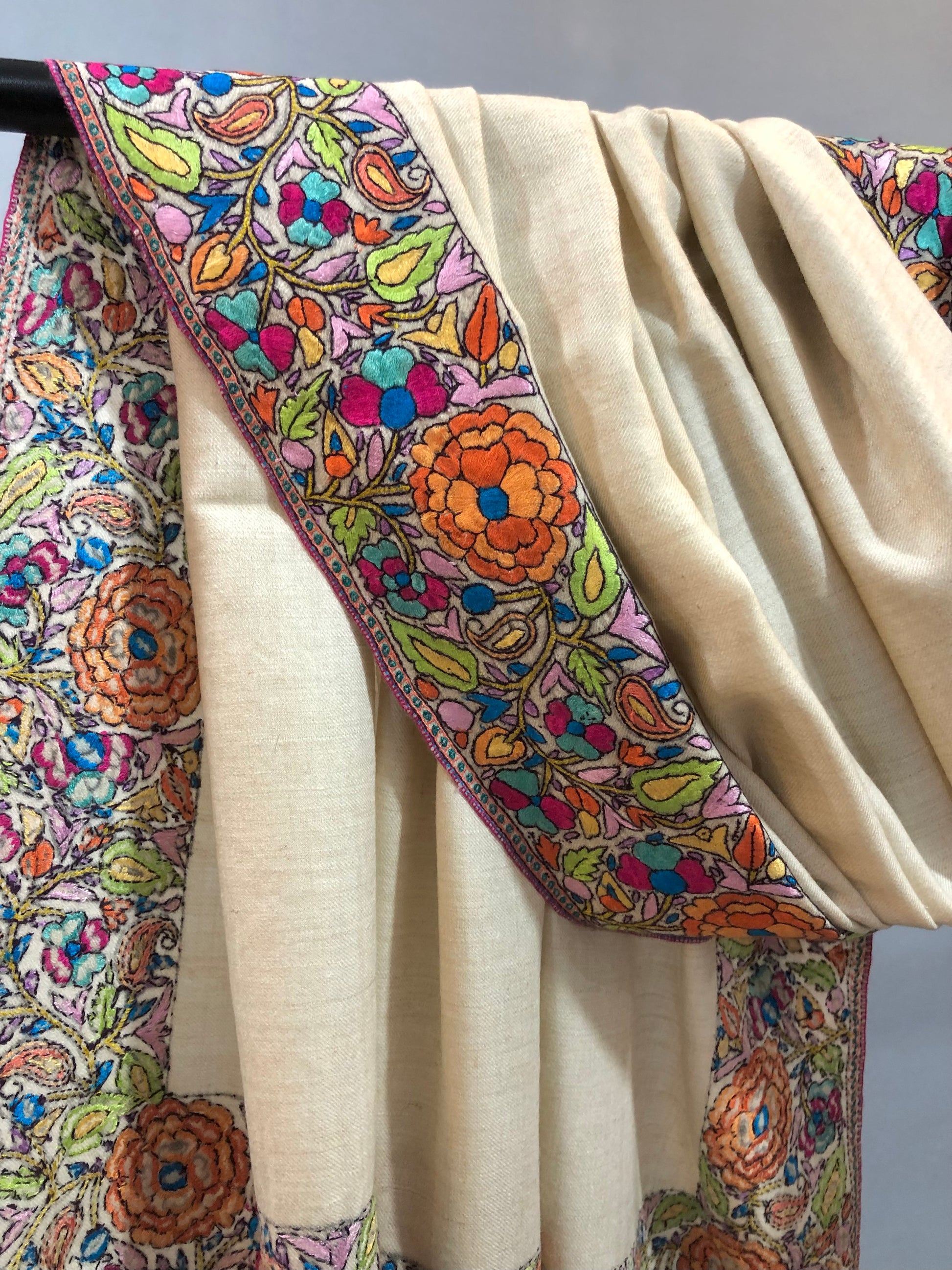 White Paper Mache Doardaar Shawl ArtAsiaHandicrafts