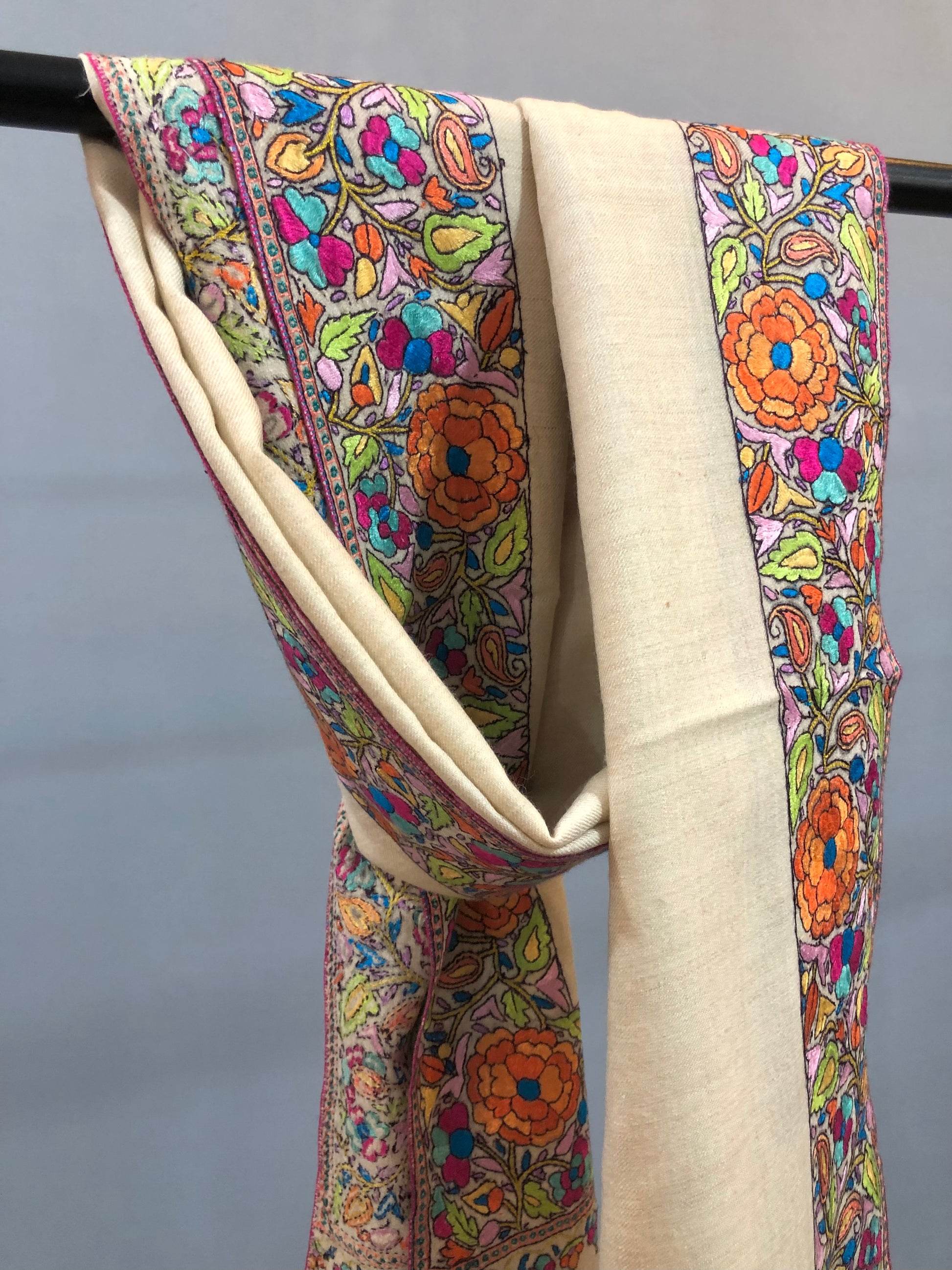 White Paper Mache Doardaar Shawl ArtAsiaHandicrafts