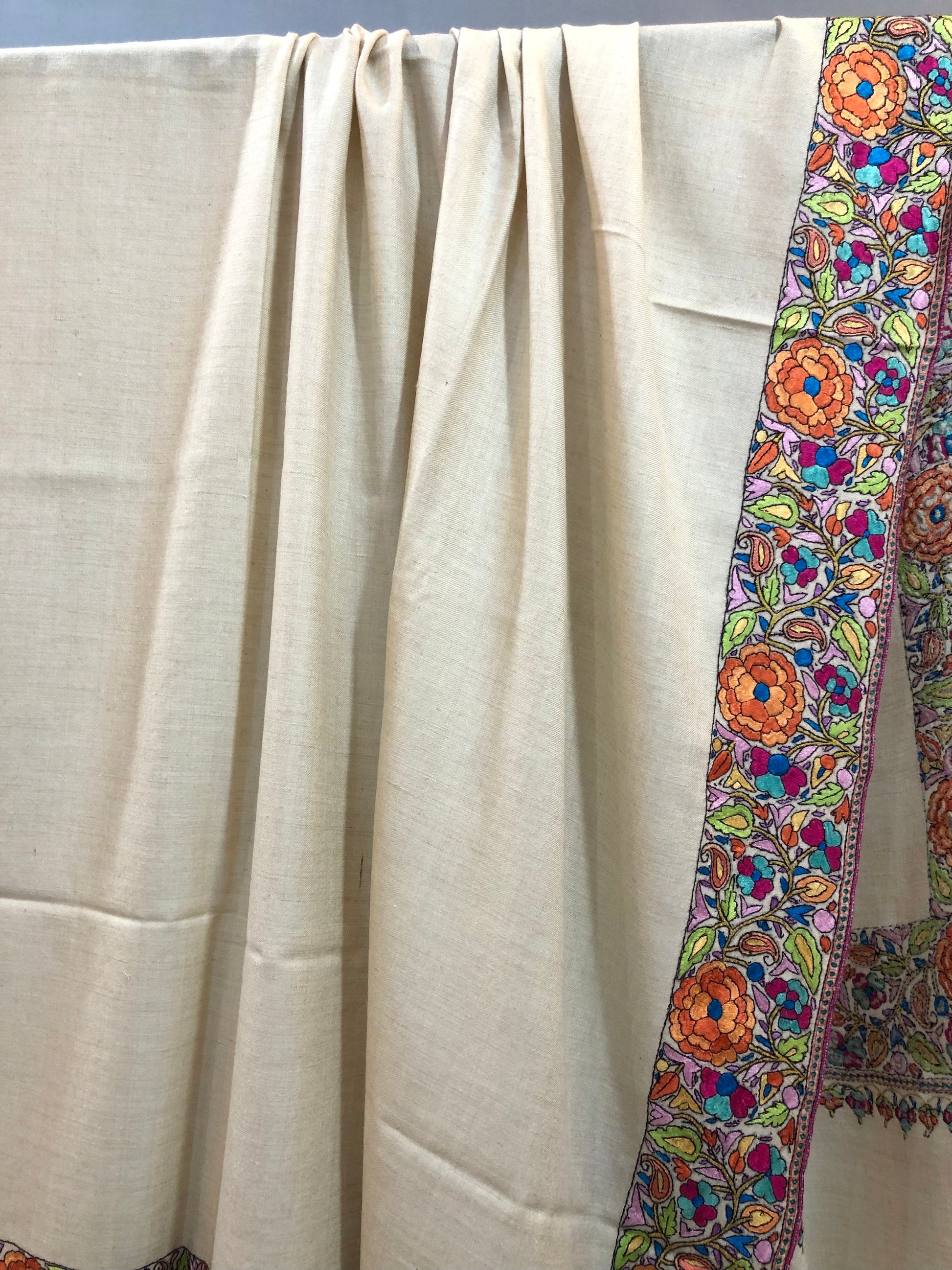 White Paper Mache Doardaar Shawl ArtAsiaHandicrafts